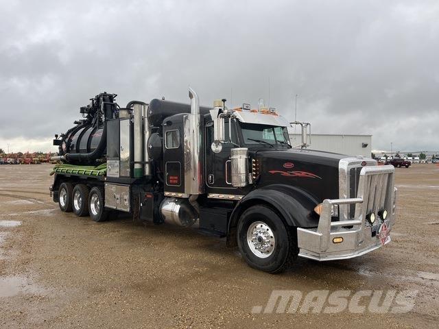 Peterbilt 367 Gravemaskiner på larvebånd