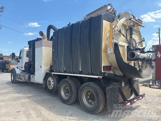 Peterbilt 377 Gravemaskiner på larvebånd