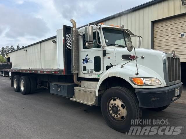 Peterbilt 382 Lastbil med lad/Flatbed