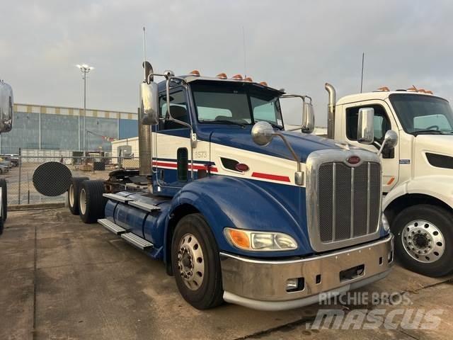 Peterbilt 384 Trækkere