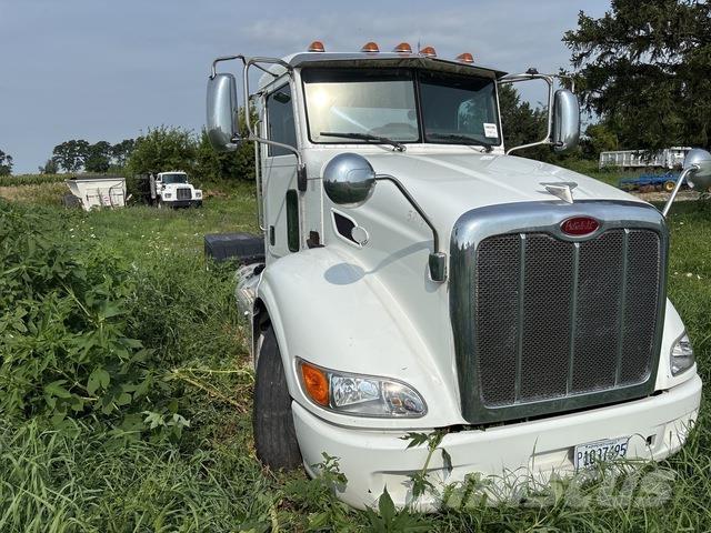 Peterbilt 384 Trækkere