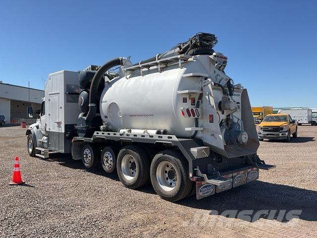 Peterbilt 548 Gravemaskiner på larvebånd