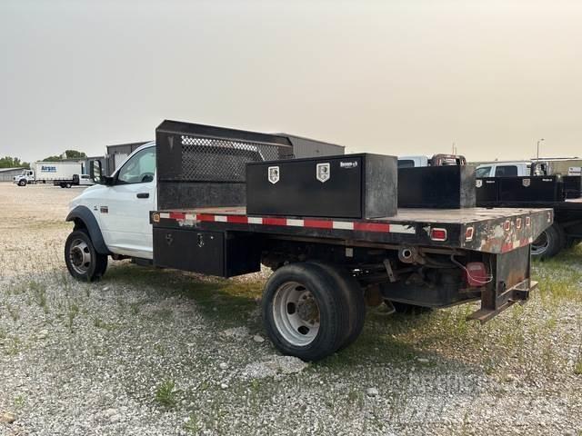 RAM 5500 Lastbil med lad/Flatbed