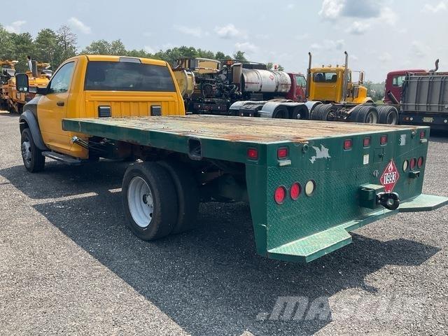 RAM 5500 Lastbil med lad/Flatbed