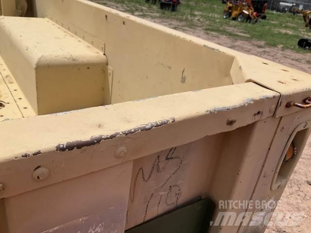  Raytheon M1102 Andre anhængere