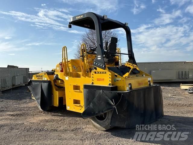 Sakai GW745 Tromle med luftdæk