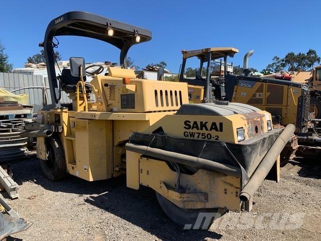 Sakai GW750-2 Tromle med luftdæk