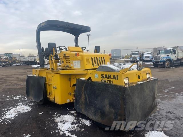 Sakai GW7512 Tromle med luftdæk