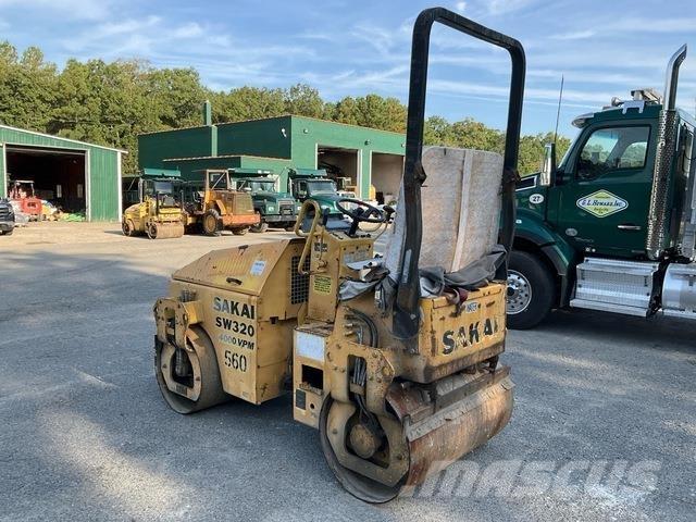 Sakai SW320 Tvilling tromle