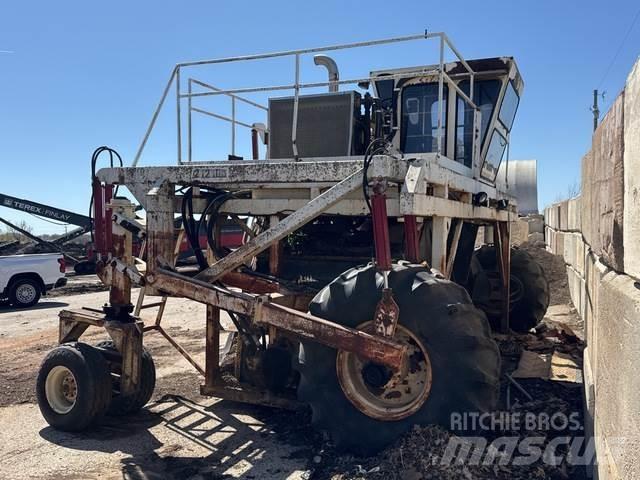 Scarab 14 HYD Kompostvendere
