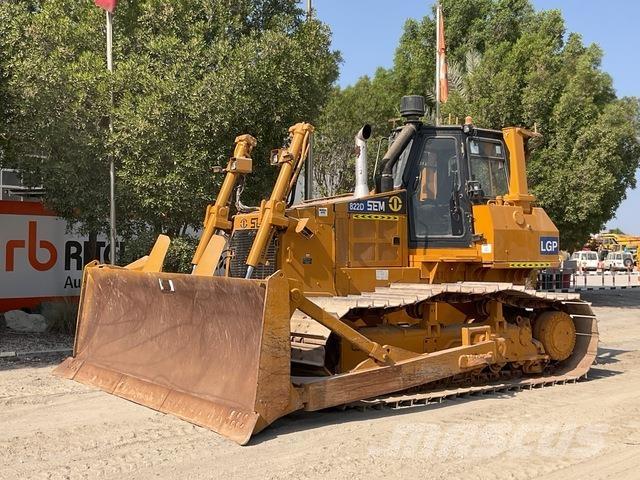 SEM 822D Bulldozer på larvebånd