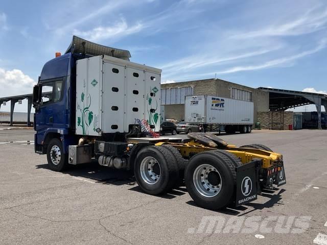 Shacman X3000 Kabiner og interiør