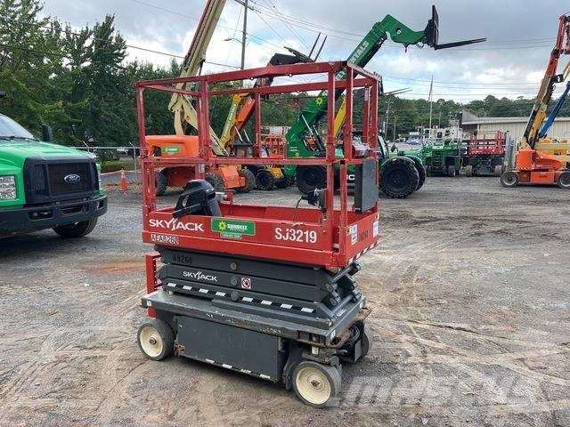 SkyJack SJ3219 Saxlifte