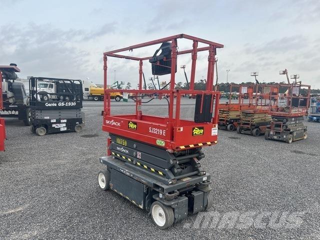 SkyJack SJ3219 Saxlifte