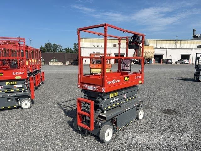 SkyJack SJ3219 Saxlifte