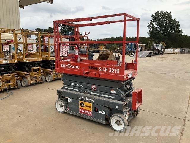 SkyJack SJ3219 Saxlifte
