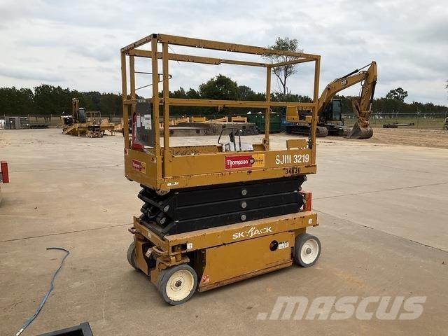 SkyJack SJ3219 Saxlifte