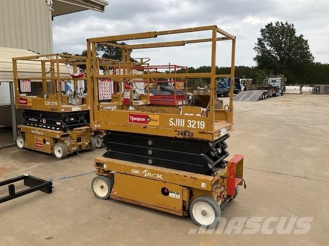 SkyJack SJ3219 Saxlifte