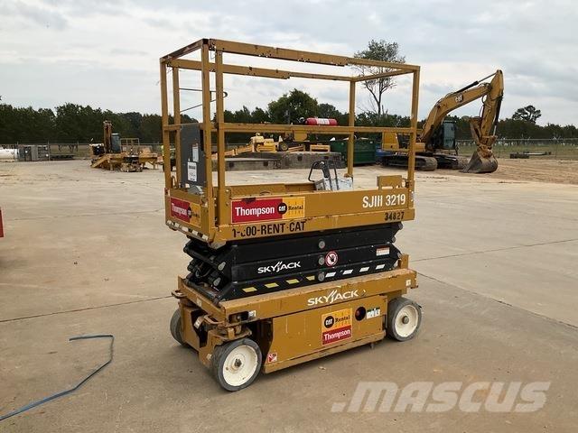 SkyJack SJ3219 Saxlifte