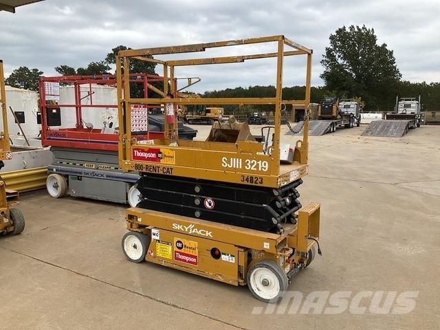 SkyJack SJ3219 Saxlifte