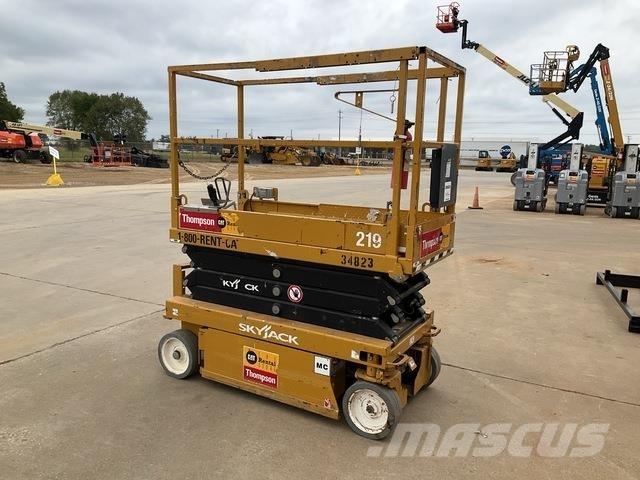 SkyJack SJ3219 Saxlifte