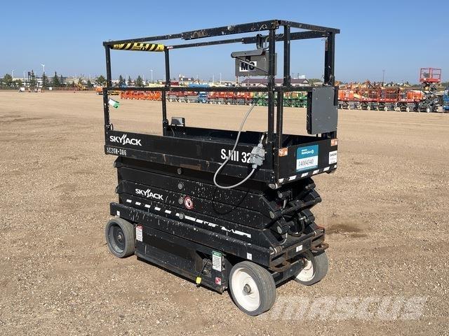 SkyJack SJ3226 Saxlifte