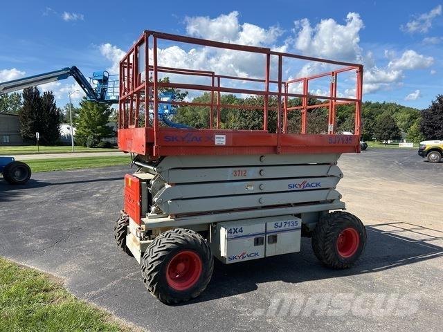 SkyJack SJ7135 Saxlifte