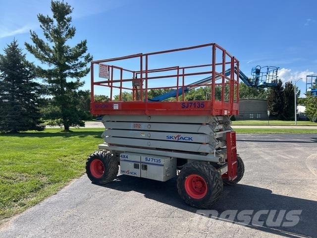 SkyJack SJ7135 Saxlifte