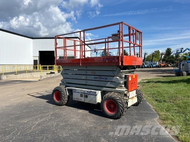 SkyJack SJ7135 Saxlifte