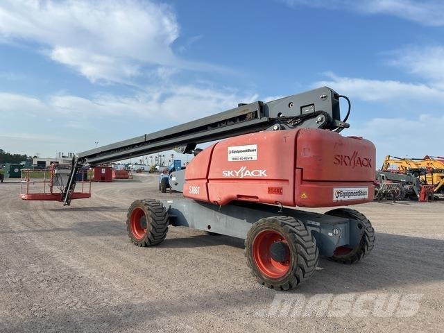 SkyJack SJ86T Teleskoplifte