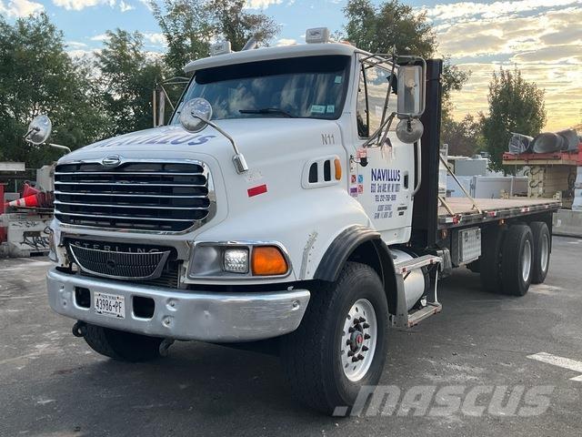Sterling L9500 Lastbil med lad/Flatbed