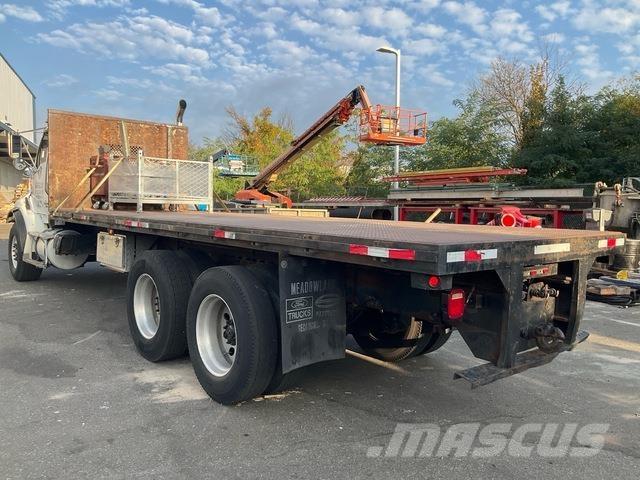 Sterling L9500 Lastbil med lad/Flatbed