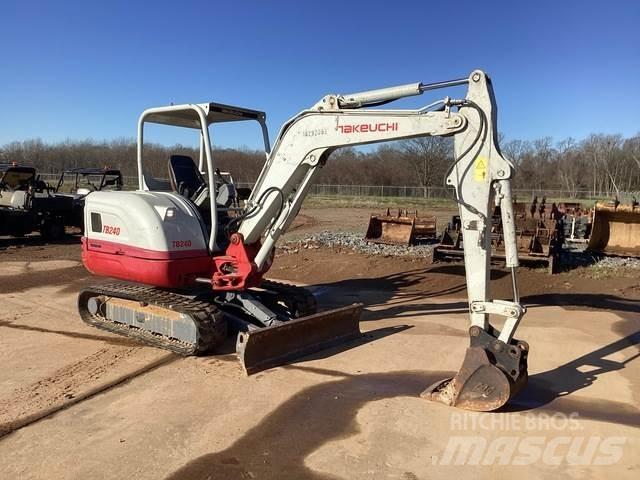 Takeuchi TB240 Gravemaskiner på larvebånd