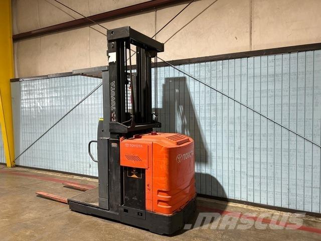 Toyota 7BPUE15 Plukketruck, medium