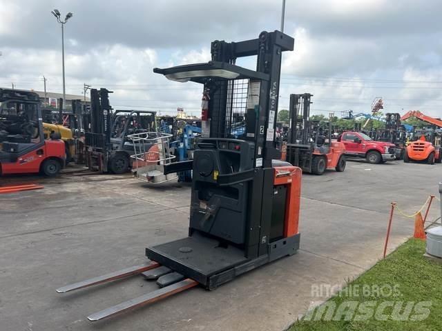 Toyota 8BPUE15 Plukketruck, medium