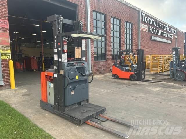 Toyota 8BPUE15 Plukketruck, medium