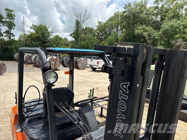 Toyota 8FGU30 Gaffeltrucks - andre