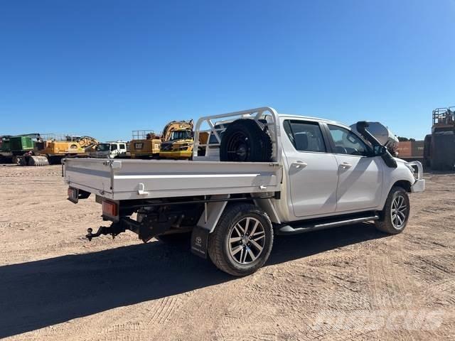 Toyota Hilux Pickup/Sideaflæsning