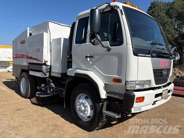 UD 3300 Fejebiler