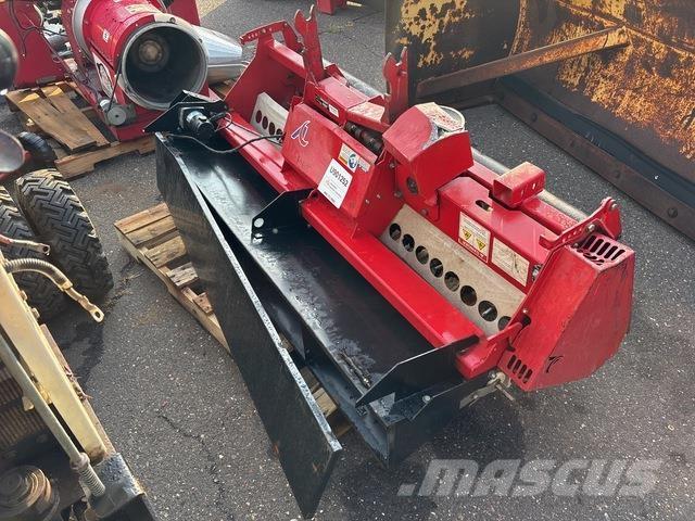 Ventrac EA600 Plæneluftere og river