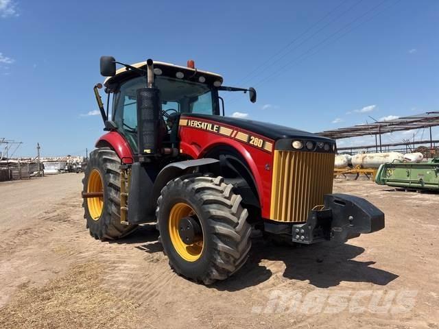 Versatile 260 Traktorer