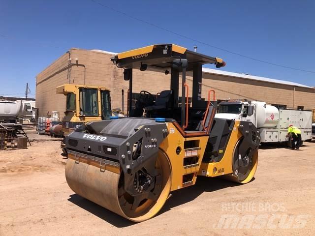 Volvo DD105 Tvilling tromle