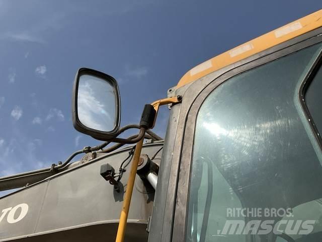 Volvo EC210D Gravemaskiner på larvebånd