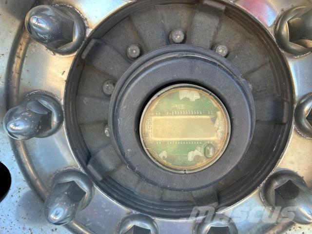 Volvo FM13 Lastbiler med tip