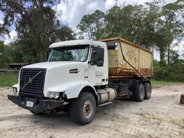 Volvo V12 Skip loader