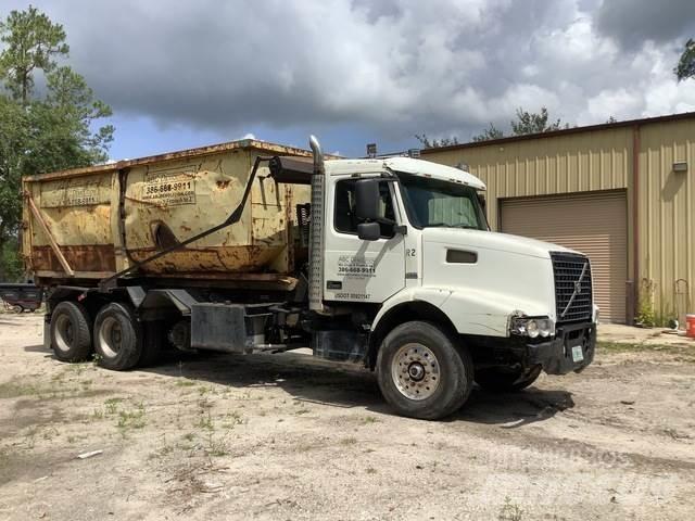 Volvo V12 Skip loader