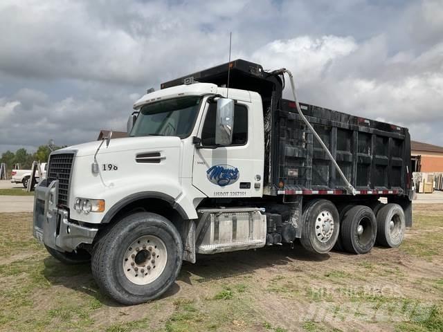 Volvo VHD Lastbiler med tip