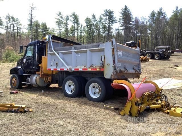 Volvo VHD Lastbiler med tip
