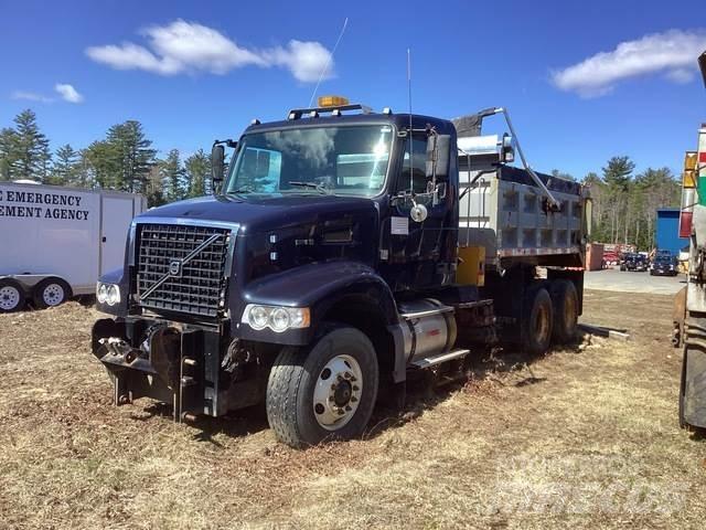 Volvo VHD Lastbiler med tip