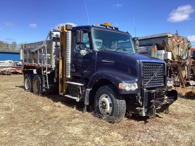 Volvo VHD Lastbiler med tip